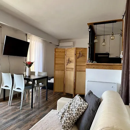 Grand Bord De Beachfront *